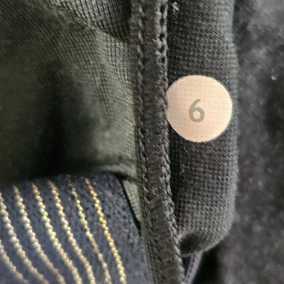 Lululemon Romp Her Jumpsuit/Romper Women Size 6 Dark Gray Shelf Bra - Picture 11 of 12